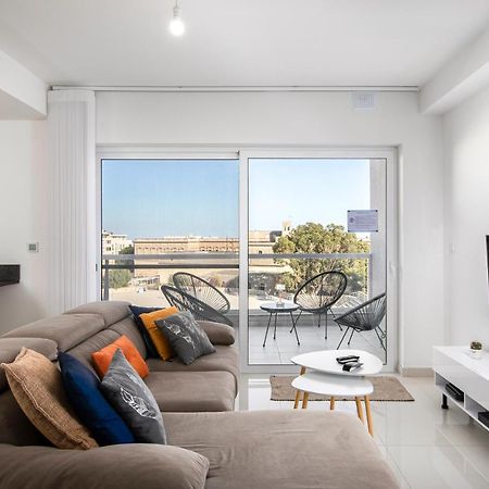 Spacious, Modern & Cosy 2 Bedroom 2 Bathroom Apartment - St. Julians Saint Julian's Bagian luar foto