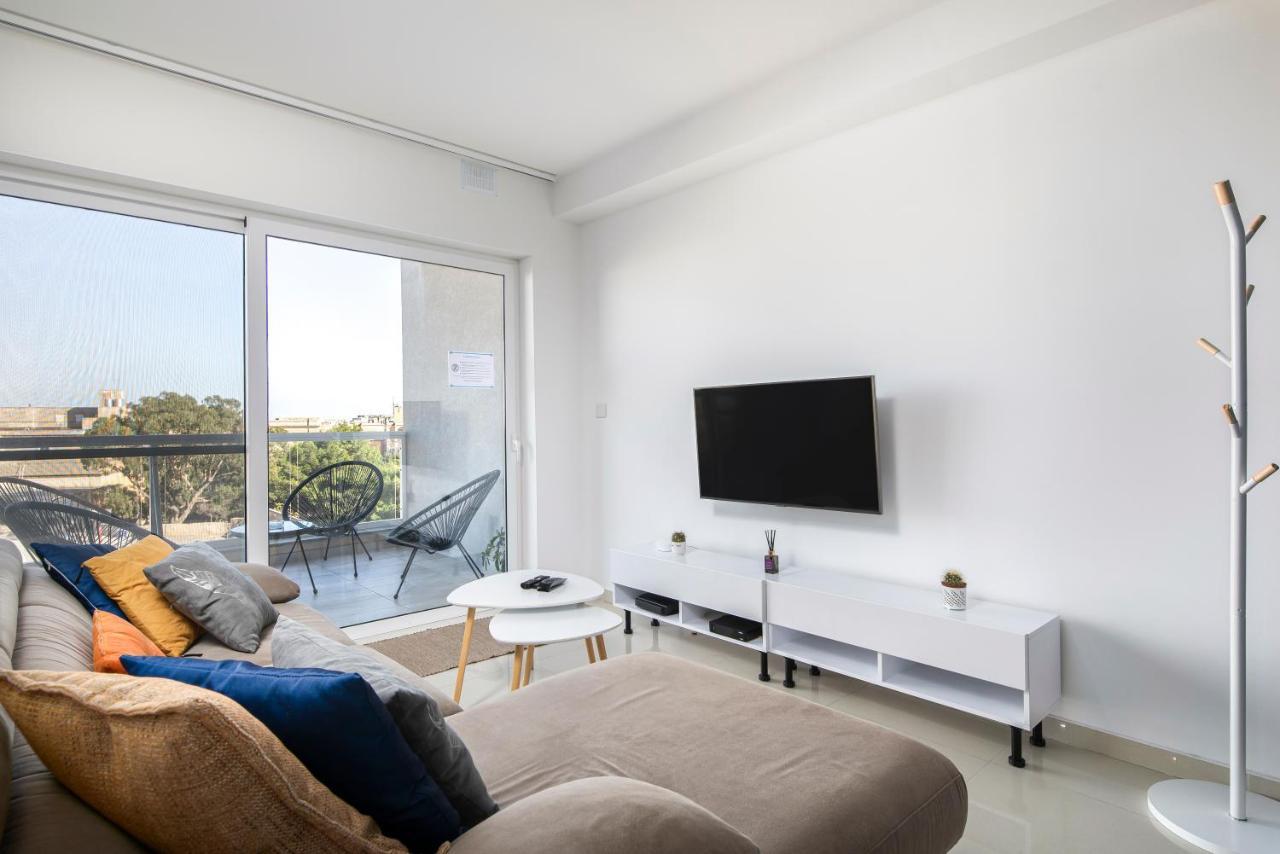 Spacious, Modern & Cosy 2 Bedroom 2 Bathroom Apartment - St. Julians Saint Julian's Bagian luar foto