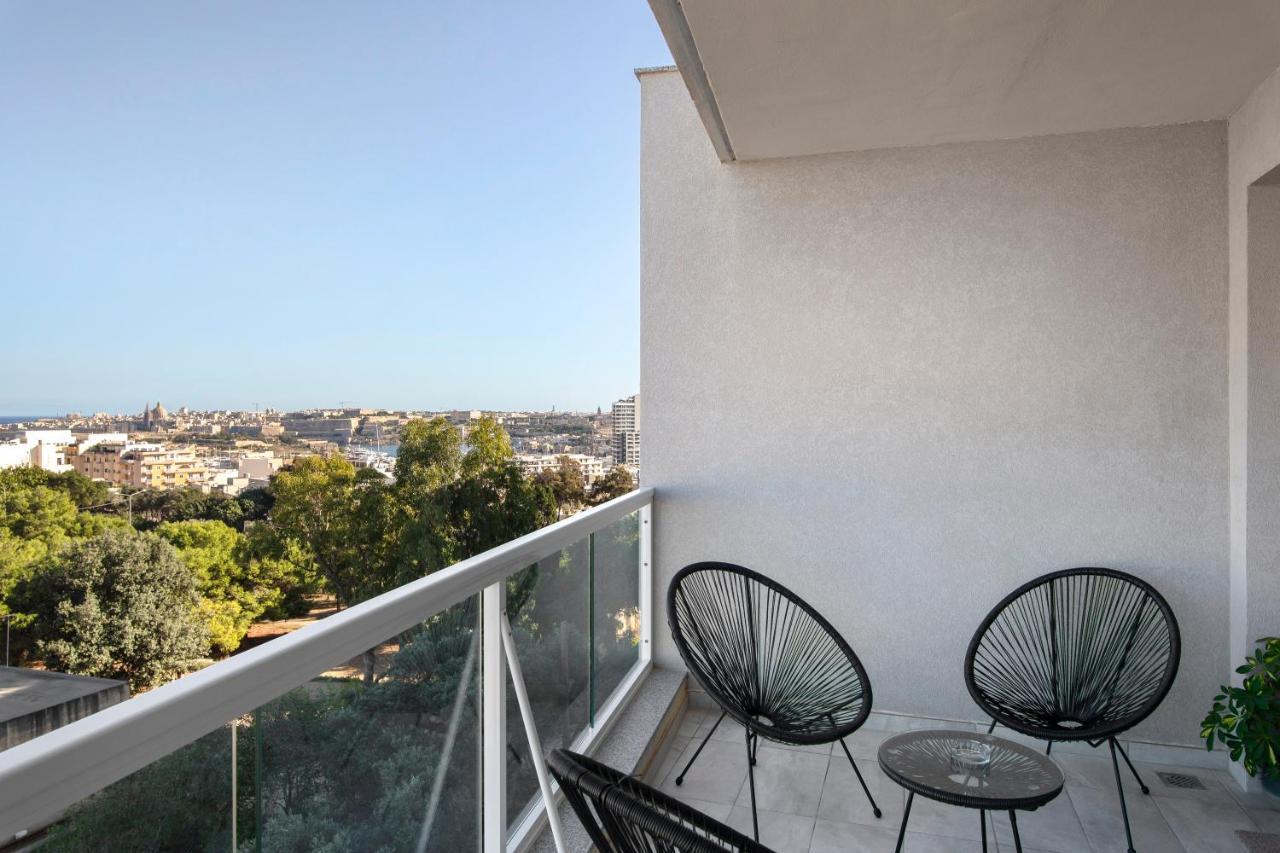 Spacious, Modern & Cosy 2 Bedroom 2 Bathroom Apartment - St. Julians Saint Julian's Bagian luar foto