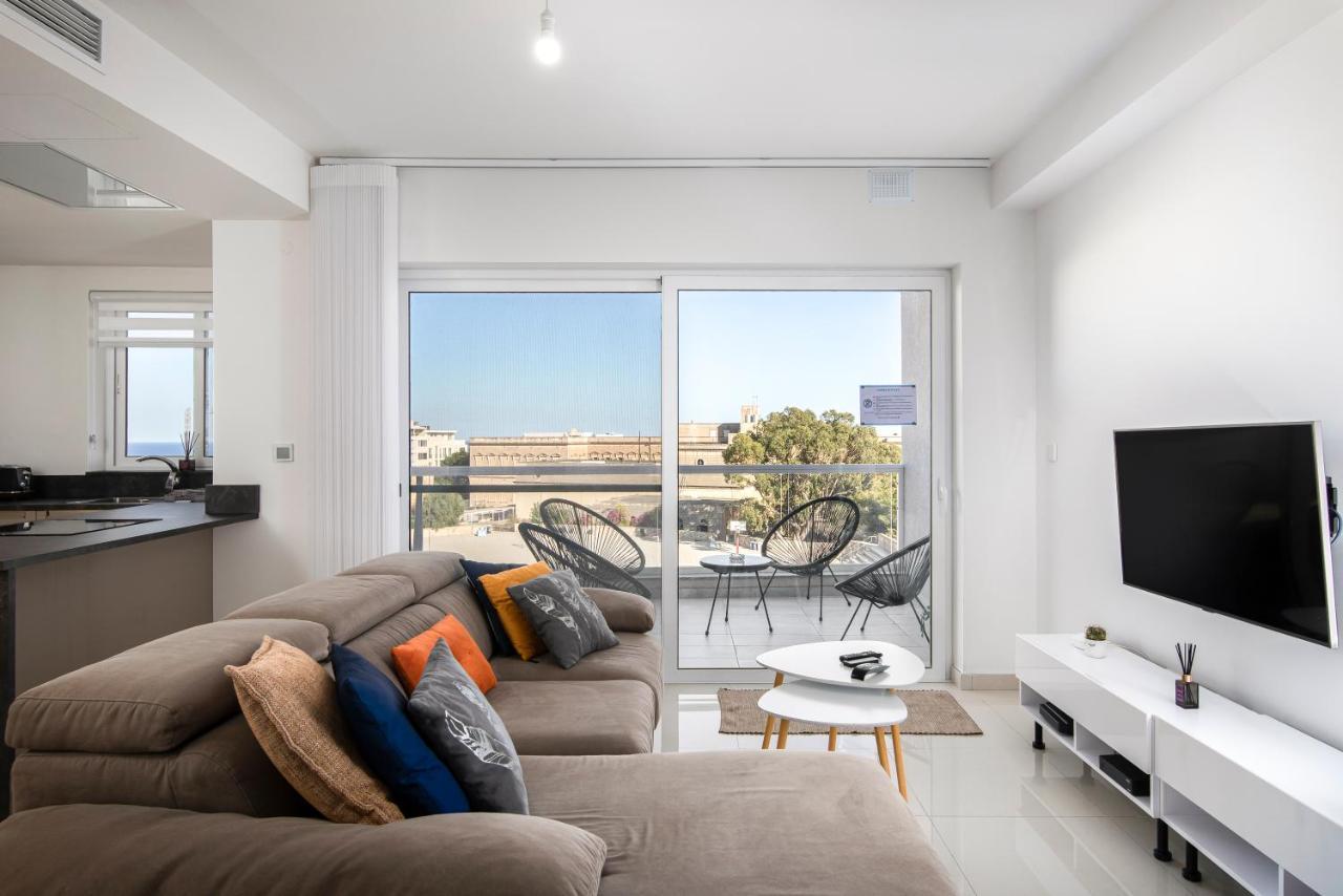 Spacious, Modern & Cosy 2 Bedroom 2 Bathroom Apartment - St. Julians Saint Julian's Bagian luar foto