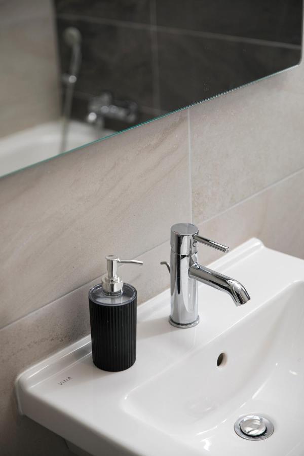 Spacious, Modern & Cosy 2 Bedroom 2 Bathroom Apartment - St. Julians Saint Julian's Bagian luar foto