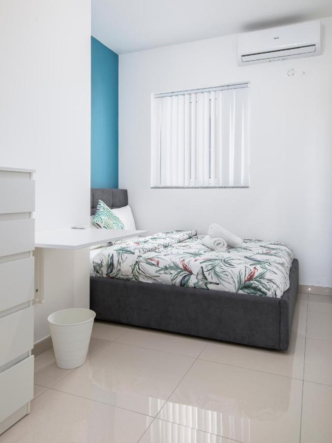 Spacious, Modern & Cosy 2 Bedroom 2 Bathroom Apartment - St. Julians Saint Julian's Bagian luar foto